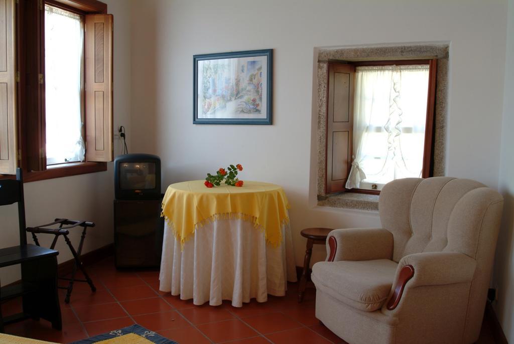 Gasthaus Quinta Do Vale Do Monte Viana do Castelo Zimmer foto